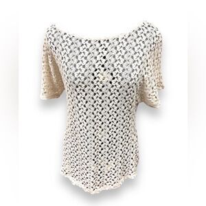 ‎Pretty Rebellious Lace Top Women’s Medium Cream Curved Hem